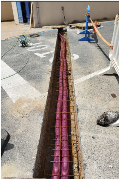 Canalización eléctrica con arquetas para punto de recarga empresarial