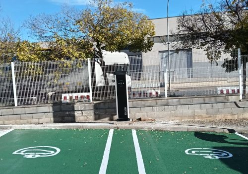 Cargador vehículo eléctrico empresa